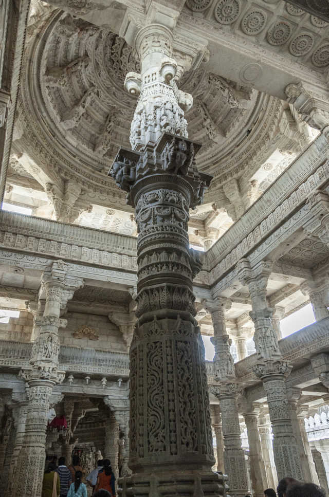 23 - India - Ranakpur - templo jainista de Chaumukha Mandir